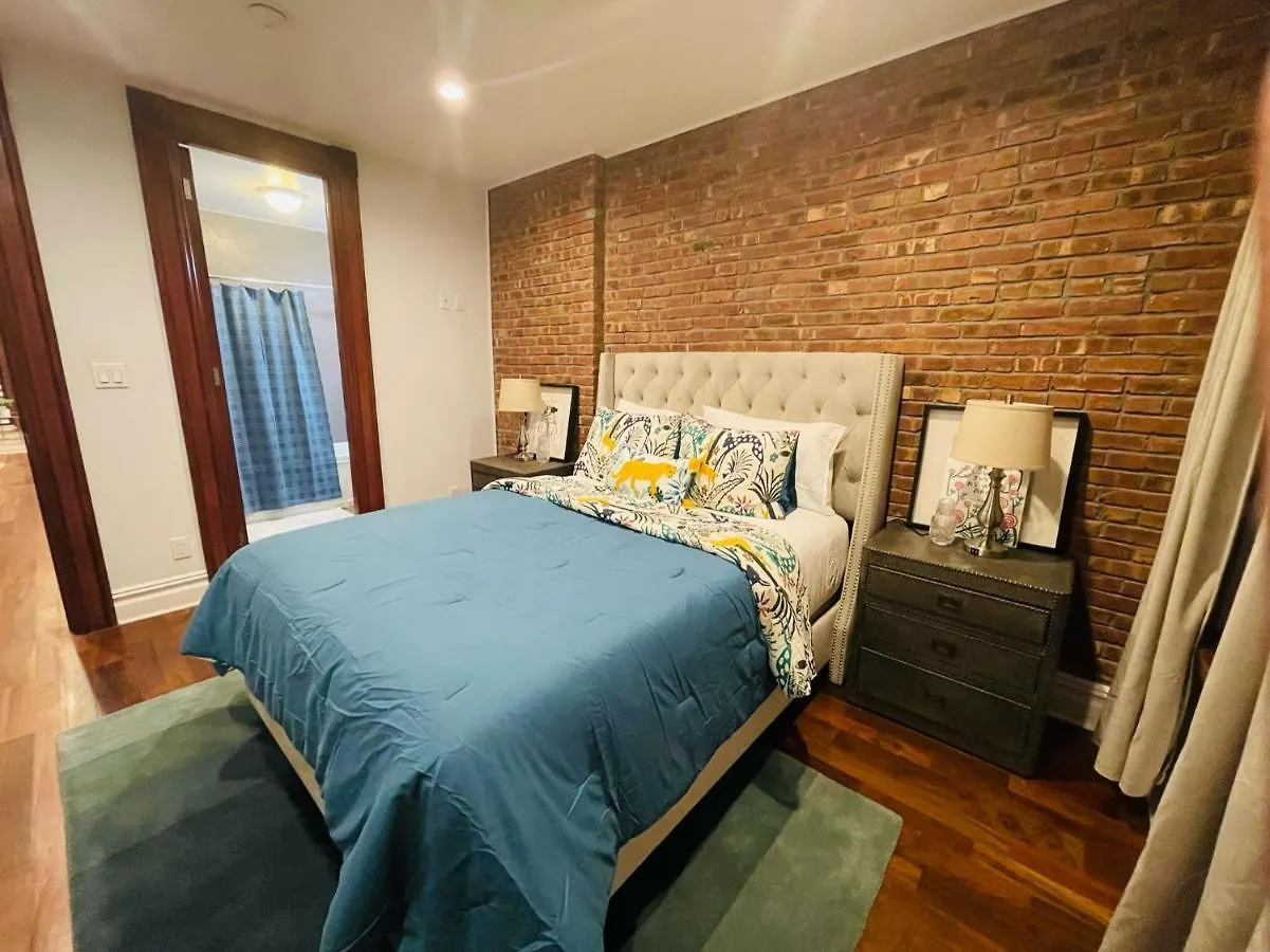 Historic Brownstone - Newly Renovated Brownstone On Historic Street With Outdoor Space New York Holiday home