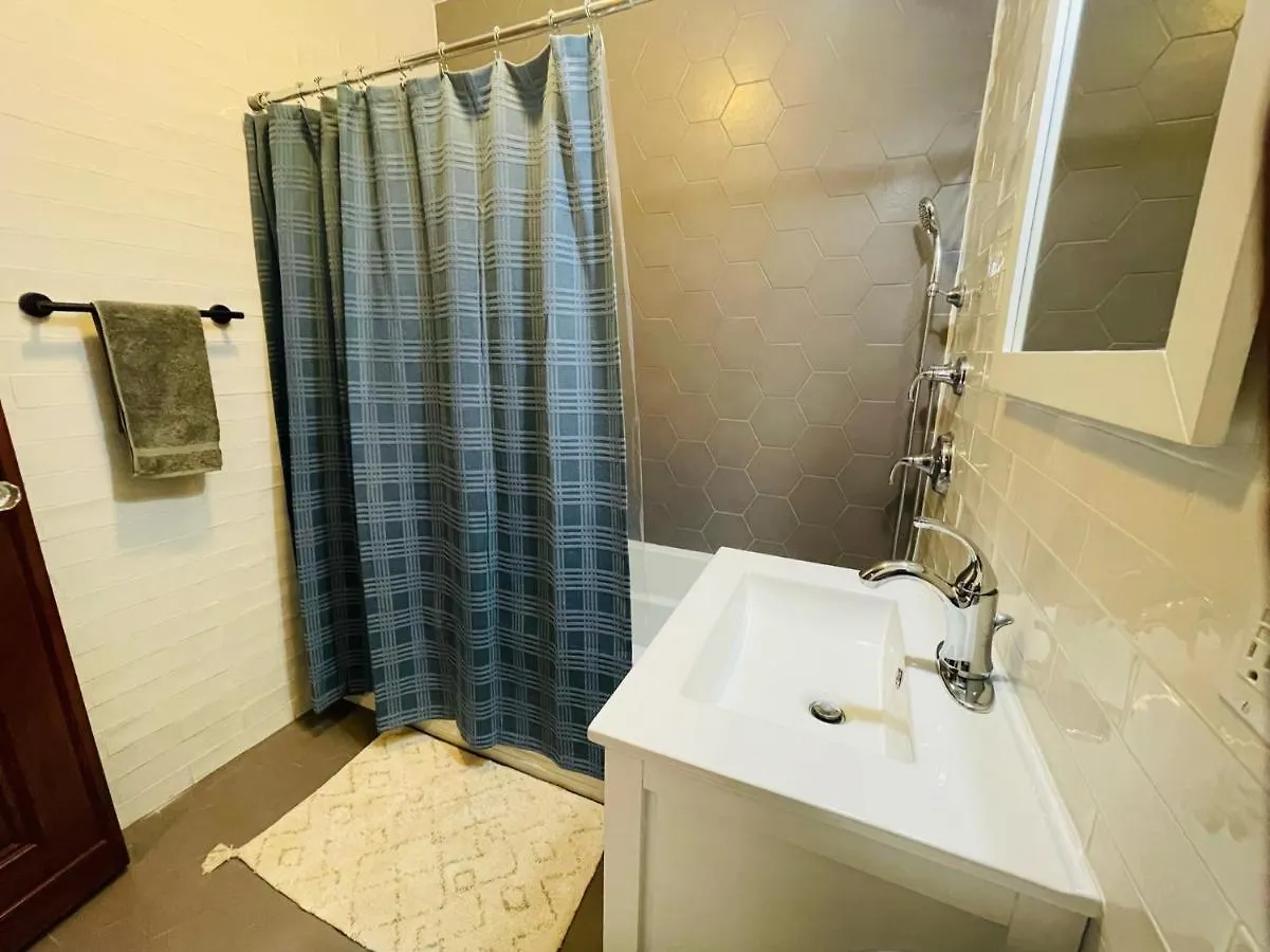 Historic Brownstone - Newly Renovated Brownstone On Historic Street With Outdoor Space New York Holiday home