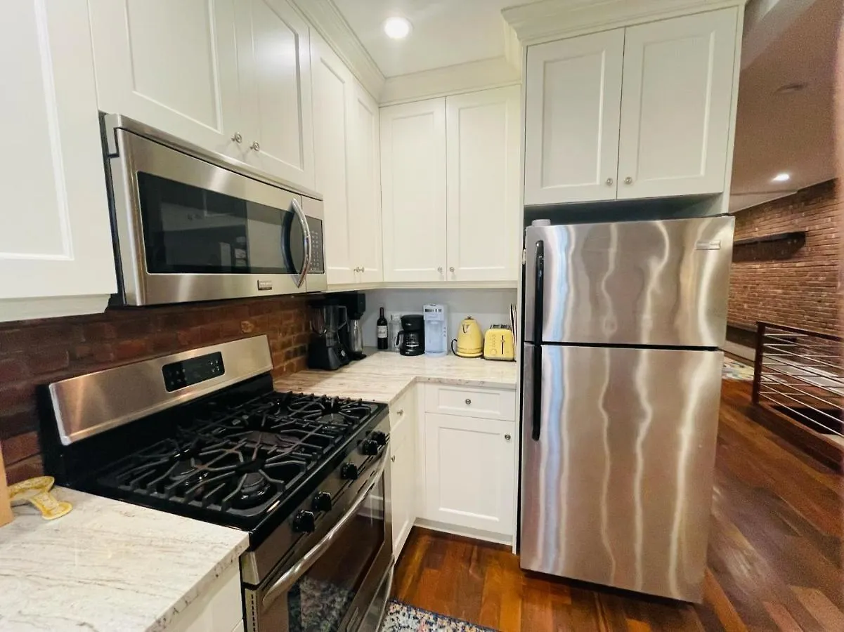 Holiday home Historic Brownstone - Newly Renovated Brownstone On Historic Street With Outdoor Space New York